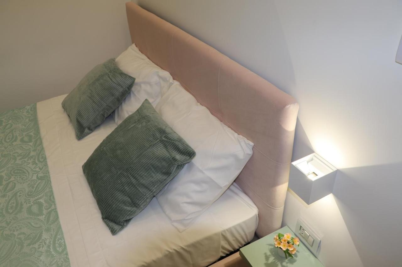 Barbaro Suite & Apartment Neapel Exteriör bild